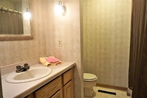 906 Devonshire Dr, Champaign, IL 61821 photo 28