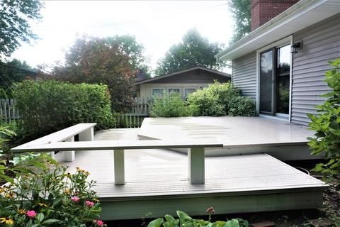 906 Devonshire Dr, Champaign, IL 61821 photo 4