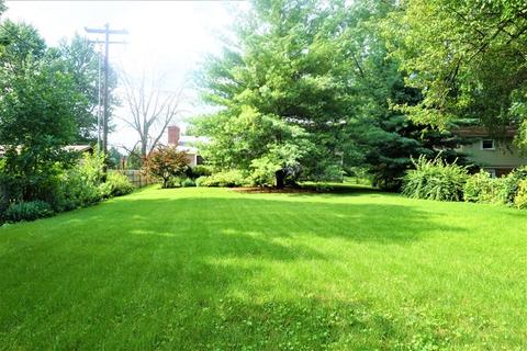 906 Devonshire Dr, Champaign, IL 61821 photo 6