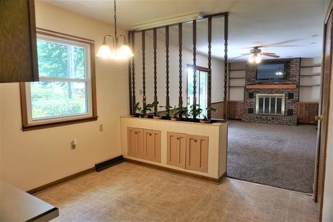 906 Devonshire Dr, Champaign, IL 61821 photo 17