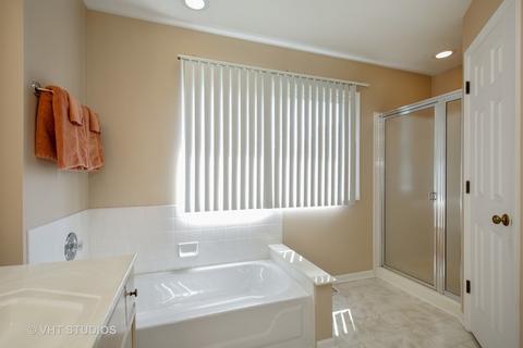 515 Covered Bridge Dr, Elgin, IL 60124 photo 15
