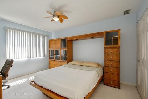 515 Covered Bridge Dr, Elgin, IL 60124 photo 16