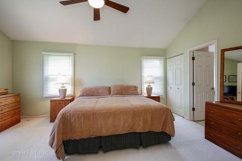515 Covered Bridge Dr, Elgin, IL 60124 photo 13