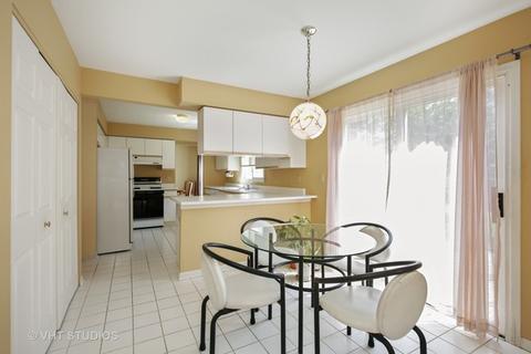 515 Covered Bridge Dr, Elgin, IL 60124 photo 7