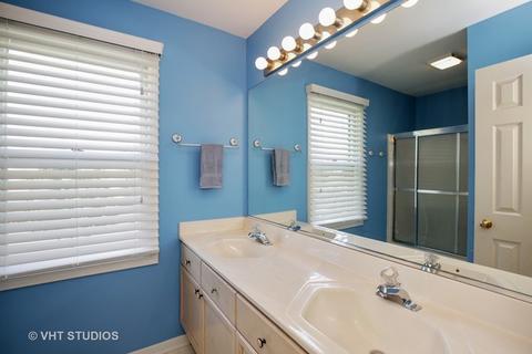 515 Covered Bridge Dr, Elgin, IL 60124 photo 18