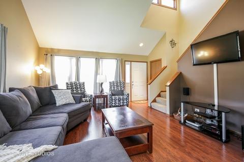 2324 Bluejay Trl, Elgin, IL 60123 photo 2