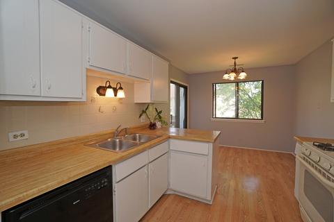 545 Williamsburg Ct #A2, Wheeling, IL 60090 photo 11