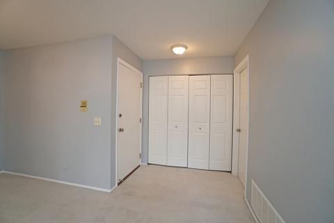 545 Williamsburg Ct #A2, Wheeling, IL 60090 photo 2