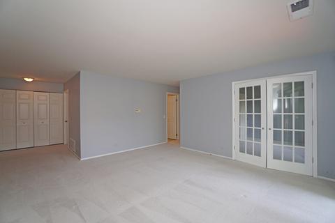545 Williamsburg Ct #A2, Wheeling, IL 60090 photo 5