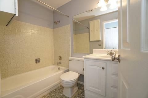 545 Williamsburg Ct #A2, Wheeling, IL 60090 photo 22