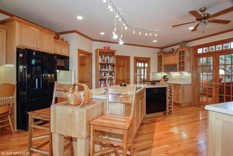 733 N Third St, Elburn, IL 60119 photo 8