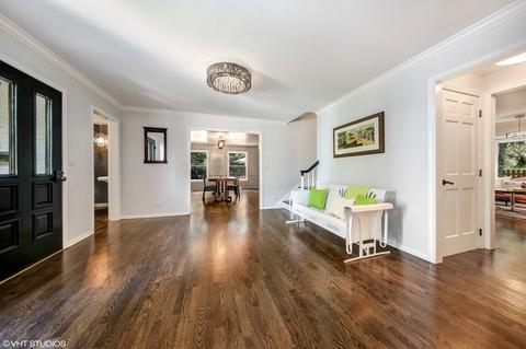1355 Shady Ln, Wheaton, IL 60187 photo 4