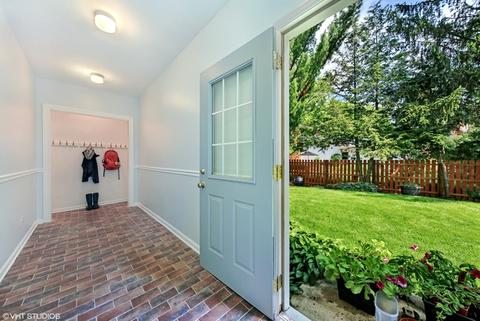 1355 Shady Ln, Wheaton, IL 60187 photo 11