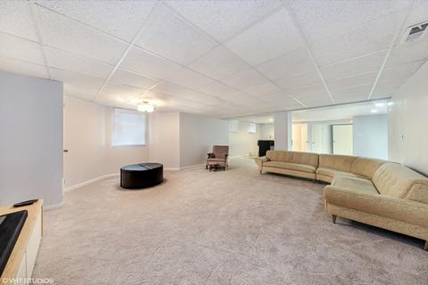 1355 Shady Ln, Wheaton, IL 60187 photo 32