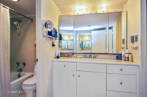 175 E Delaware Pl #7208, Chicago, IL 60611 photo 10