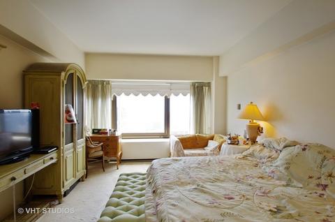 175 E Delaware Pl #7208, Chicago, IL 60611 photo 9