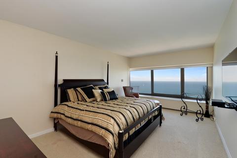 175 E Delaware Pl #6206, Chicago, IL 60611 photo 8