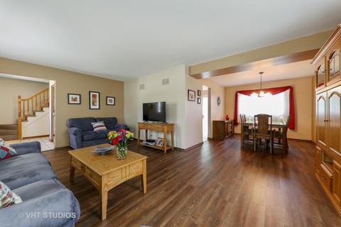 1642 Wadham Pl, Wheaton, IL 60189 photo 3