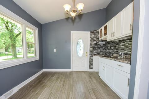 3438 Roesner Dr, Markham, IL 60428 photo 2