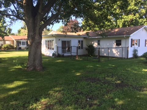 405 Washington, Sidney, IL 61877 photo 2