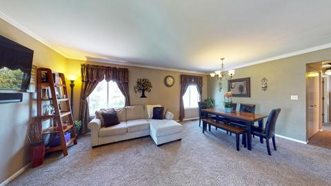 615 Swinford Rd, Bartlett, IL 60103 photo 2