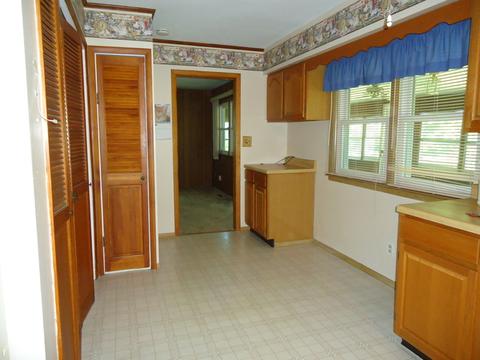 4700 W Willow Ln, Mchenry, IL 60050 photo 4