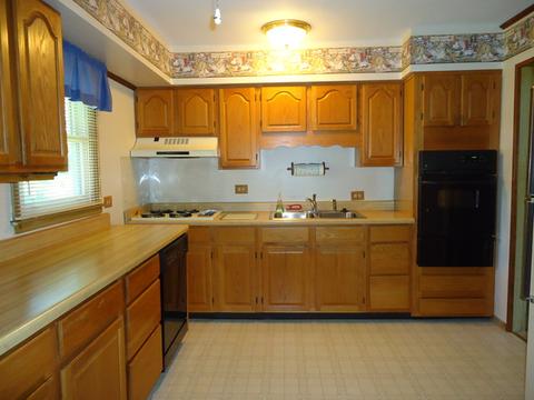 4700 W Willow Ln, Mchenry, IL 60050 photo 2