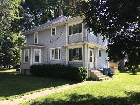 2528 6th St, Peru, IL 61354 photo 2