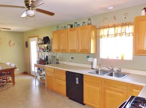 1441 Scott Cir, Morris, IL 60450 photo 12