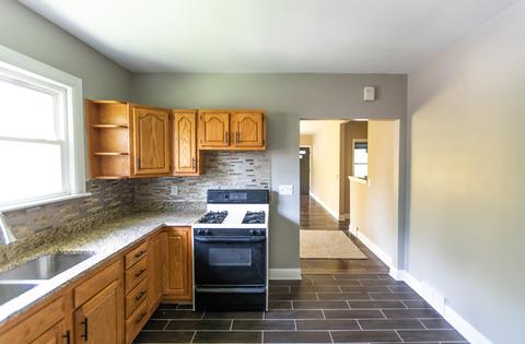 1006 Douglas Ave, Aurora, IL 60505 photo 3