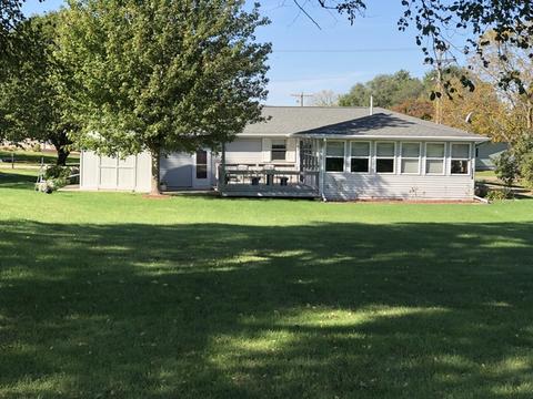 132 N Walter Ave, Mcnabb, IL 61335 photo 4