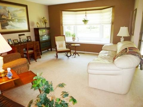 137 Circle Dr W, Montgomery, IL 60538 photo 9