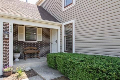 4291 Forest Glen Dr, Hoffman Estates, IL 60192 photo 2