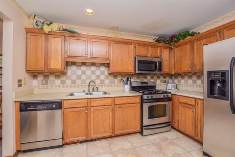 30 Peach Tree Ct, Algonquin, IL 60102 photo 9