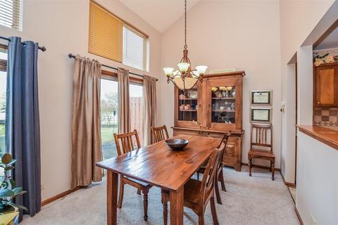 30 Peach Tree Ct, Algonquin, IL 60102 photo 8