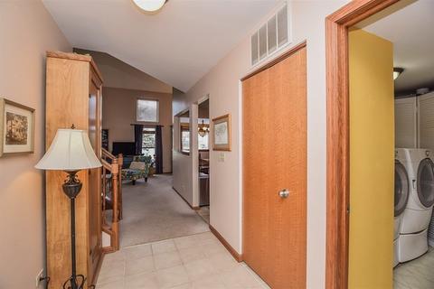 30 Peach Tree Ct, Algonquin, IL 60102 photo 3