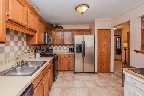 30 Peach Tree Ct, Algonquin, IL 60102 photo 10