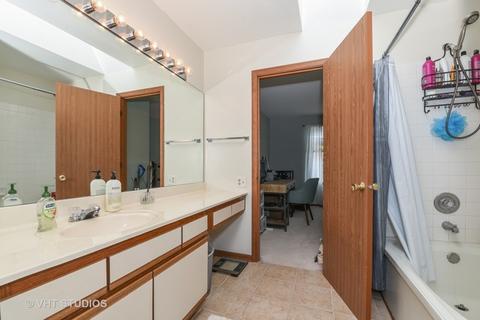 1690 Pebble Beach Cir, Elgin, IL 60123 photo 9