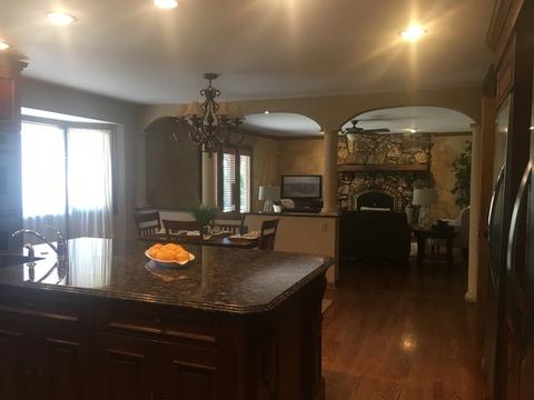 212 Somerset Rd, Willowbrook, IL 60527 photo 4