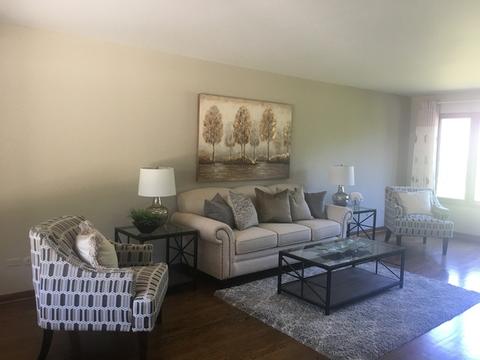212 Somerset Rd, Willowbrook, IL 60527 photo 2