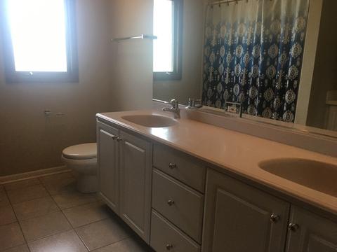 212 Somerset Rd, Willowbrook, IL 60527 photo 12