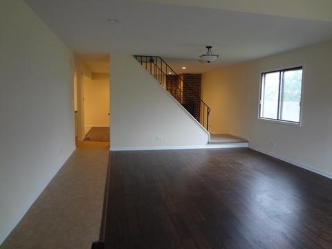 413 Hickory Dr, Wheeling, IL 60090 photo 2