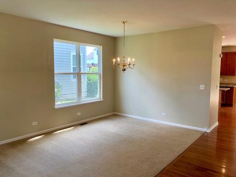 363 Comstock Rd, Elgin, IL 60124 photo 4