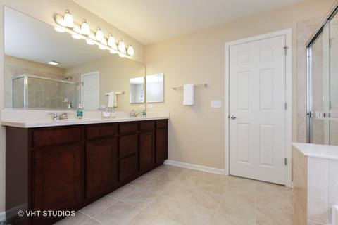 4093 Pompton Ave, Elgin, IL 60124 photo 11