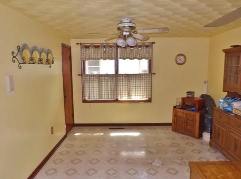 908 E Benton St, Morris, IL 60450 photo 10