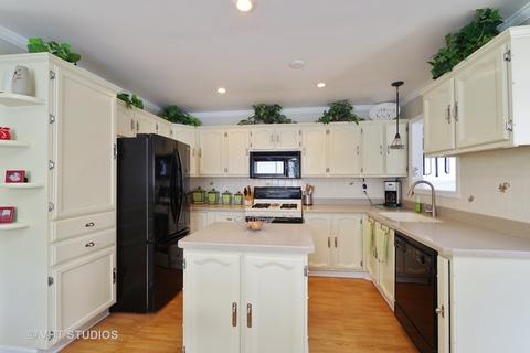 313 Fletcher Dr, Wheeling, IL 60090 photo 4