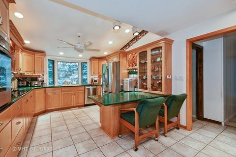 16303 S Forest Edge Dr, Plainfield, IL 60586 photo 2