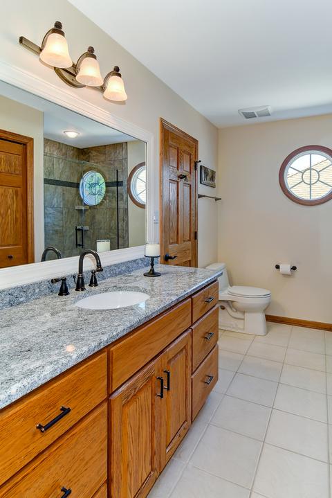 833 Emerald Ct, Willowbrook, IL 60527 photo 23