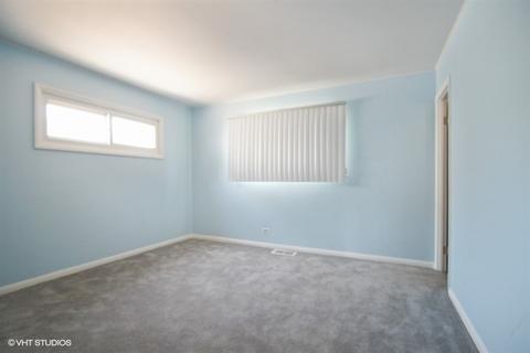 834 N Norman Ln, Wheeling, IL 60090 photo 12