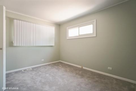834 N Norman Ln, Wheeling, IL 60090 photo 10